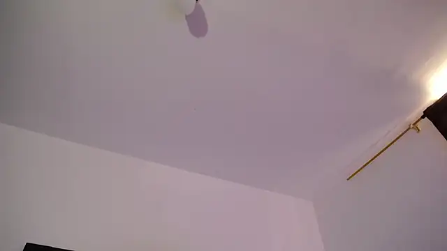 Kari Ruiz  online show from March 3, 8:15 pm