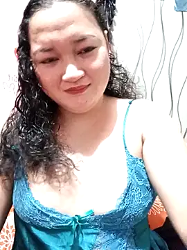 Snapshot of sweetannie13 chatting on November 24, 9:03 pm sweetannie13 online show from November 24, 9:03 pm