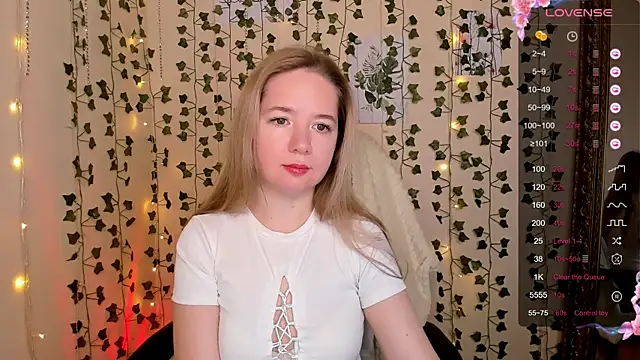 Snapshot of Evaa_Braunn chatting on February 5, 2:16 am Evaa Braunn online show from February 5, 2:16 am