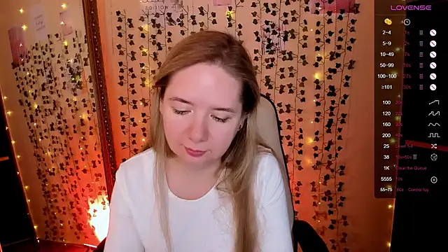 Snapshot of Evaa_Braunn chatting on March 2, 5:08 am Evaa Braunn online show from March 2, 5:08 am