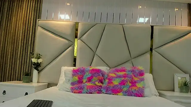 Snapshot of rebeca_brown_ chatting on October 11, 11:31 am rebeca brown  online show from October 11, 11:31 am