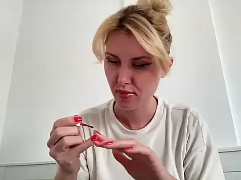 Ilymaris online show from February 25, 12:26 pm