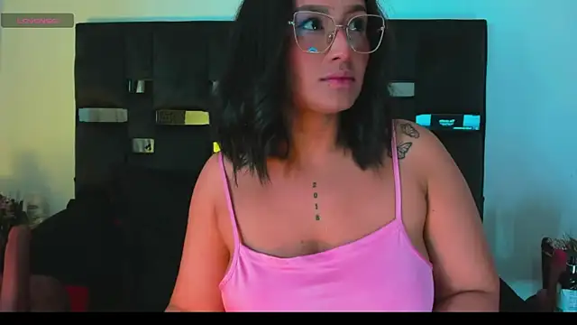Snapshot of SussySunny_ chatting on May 13, 2:42 am SussySunny online show from May 13, 2:42 am