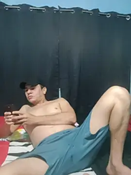 Snapshot of Aturo77 chatting on November 26, 3:07 am Aturo77 online show from November 26, 3:07 am