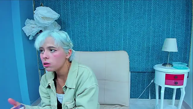 Snapshot of Lia_Vivumi chatting on October 24, 11:39 am Lia Vivumi online show from October 24, 11:39 am