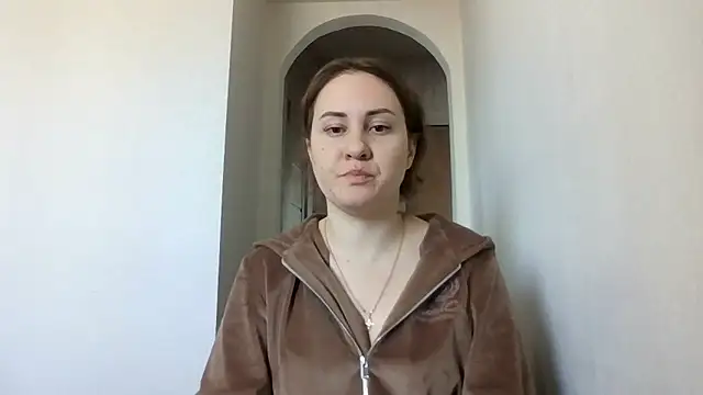 Snapshot of MeadowEyes chatting on April 21, 6:52 am MeadowEyes online show from April 21, 6:52 am