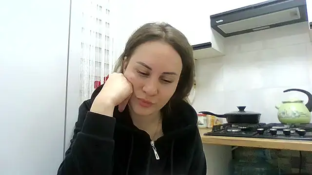 Snapshot of MeadowEyes chatting on April 21, 6:55 pm MeadowEyes online show from April 21, 6:55 pm