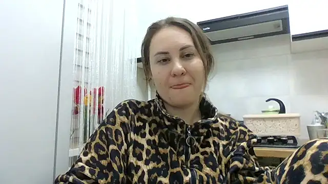 Snapshot of MeadowEyes chatting on April 29, 7:42 pm MeadowEyes online show from April 29, 7:42 pm
