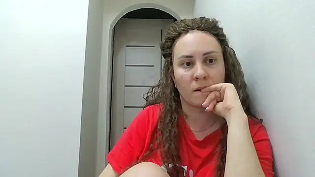 Snapshot of MeadowEyes chatting on May 13, 4:37 pm MeadowEyes online show from May 13, 4:37 pm