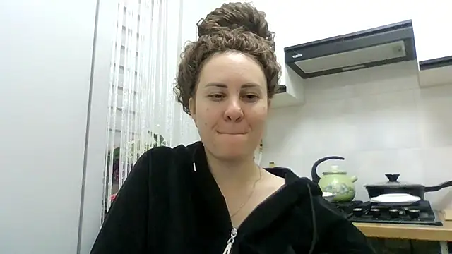 Snapshot of MeadowEyes chatting on May 14, 8:59 pm MeadowEyes online show from May 14, 8:59 pm