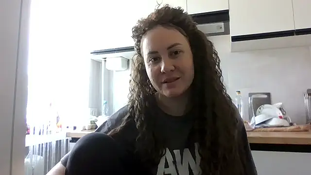 Snapshot of MeadowEyes chatting on May 19, 11:27 am MeadowEyes online show from May 19, 11:27 am