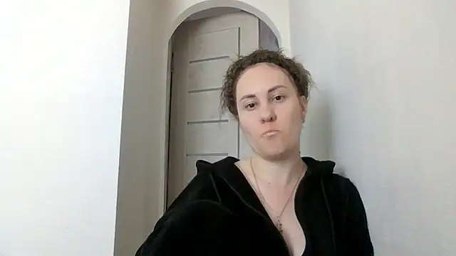 Snapshot of MeadowEyes chatting on May 29, 7:50 am MeadowEyes online show from May 29, 7:50 am