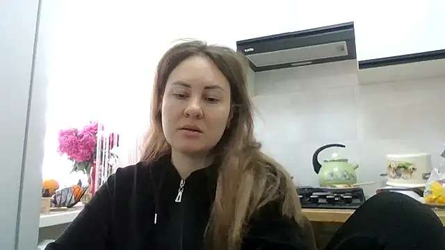 Snapshot of MeadowEyes chatting on June 3, 6:49 am MeadowEyes online show from June 3, 6:49 am