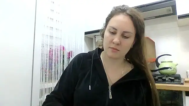 Snapshot of MeadowEyes chatting on June 3, 7:19 pm MeadowEyes online show from June 3, 7:19 pm