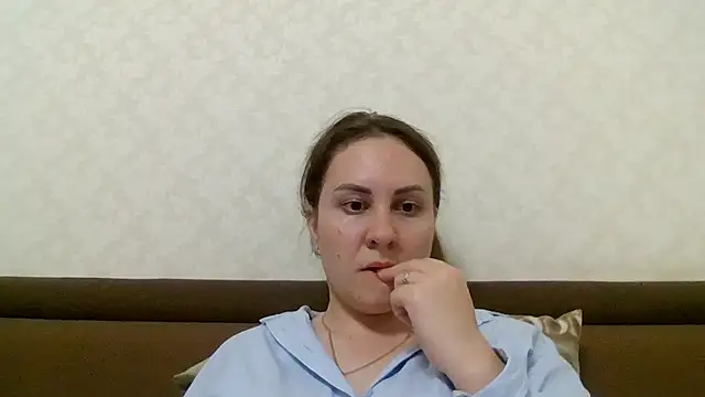 Snapshot of MeadowEyes chatting on June 7, 6:11 pm MeadowEyes online show from June 7, 6:11 pm