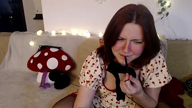 Snapshot of Lilith__moon chatting on October 23, 7:23 pm Lilith moon online show from October 23, 7:23 pm