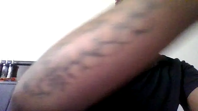 dezzidavill online show from April 18, 2:43 pm