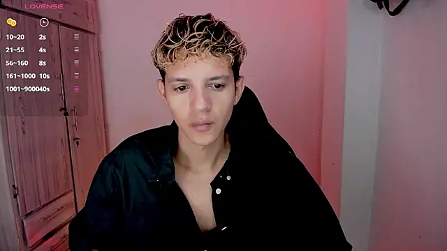 tylernova online show from March 30, 3:40 am