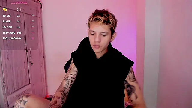 tylernova online show from April 8, 4:23 am