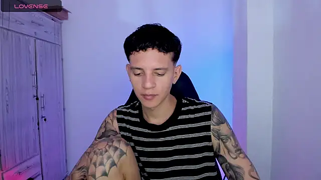 Snapshot of tylernova chatting on May 27, 3:03 am tylernova online show from May 27, 3:03 am