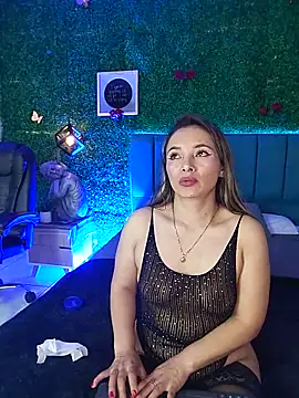 Snapshot of Kiaraa88 chatting on May 27, 8:28 pm Kiaraa88 online show from May 27, 8:28 pm