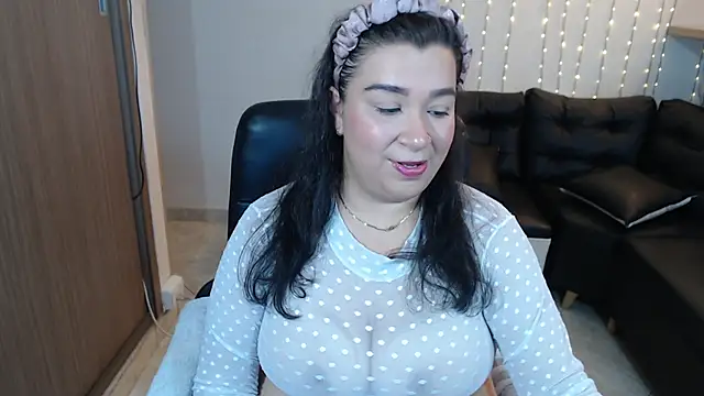 bella sweet 01 online show from October 10, 12:04 pm
