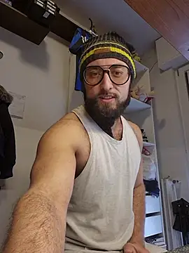 Snapshot of BeppeRagnar chatting on December 2, 9:36 am BeppeRagnar online show from December 2, 9:36 am