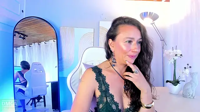 Snapshot of indigo_wild_ chatting on January 5, 10:24 pm indigo wild online show from January 5, 10:24 pm