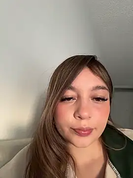 Snapshot of __Lorelain__ chatting on February 5, 10:47 pm Lorelain online show from February 5, 10:47 pm