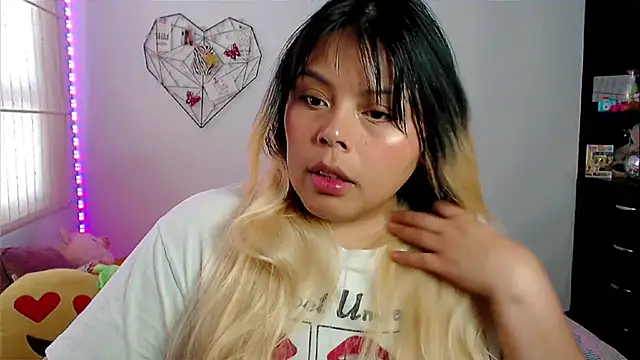 EllieMoonX online show from April 8, 10:32 pm