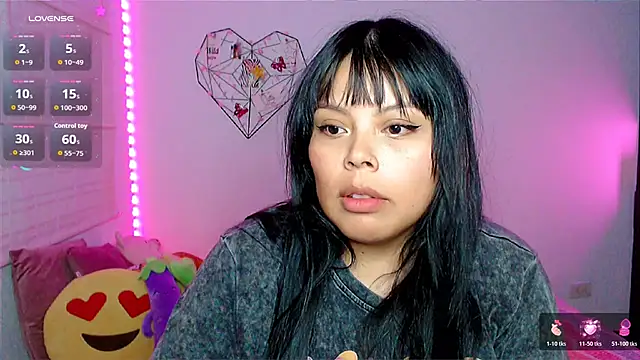 Snapshot of EllieMoonX chatting on May 14, 12:06 am EllieMoonX online show from May 14, 12:06 am