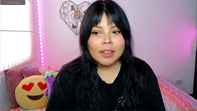 Snapshot of EllieMoonX chatting on May 14, 10:38 pm EllieMoonX online show from May 14, 10:38 pm