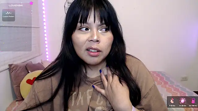 Snapshot of EllieMoonX chatting on May 27, 11:13 pm EllieMoonX online show from May 27, 11:13 pm