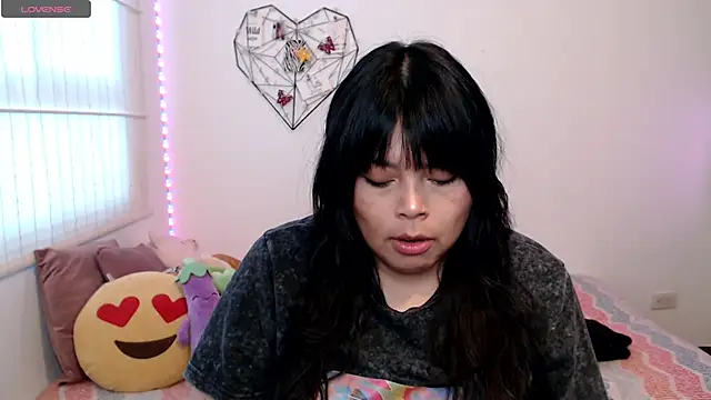 Snapshot of EllieMoonX chatting on May 29, 10:30 pm EllieMoonX online show from May 29, 10:30 pm