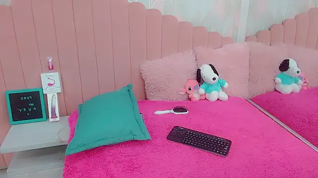 Snapshot of party_girl_skiny chatting on March 15, 3:34 am party girl skiny online show from March 15, 3:34 am
