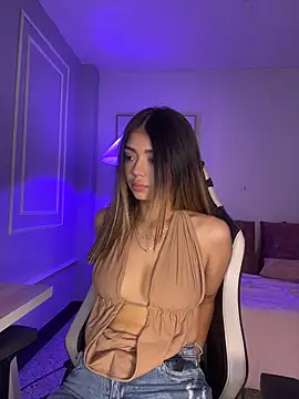 HoneyMollyX online show from April 20, 1:25 pm