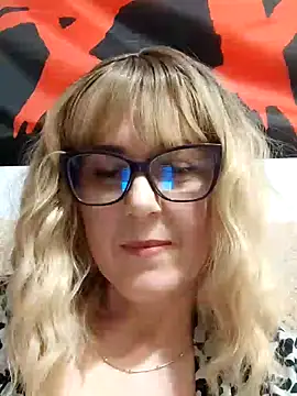 Amelialove42 online show from February 16, 9:00 pm