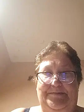 Snapshot of Katherine735 chatting on May 17, 7:54 pm Katherine735 online show from May 17, 7:54 pm