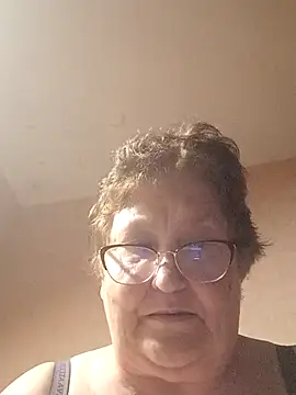 Snapshot of Katherine735 chatting on May 27, 11:57 pm Katherine735 online show from May 27, 11:57 pm