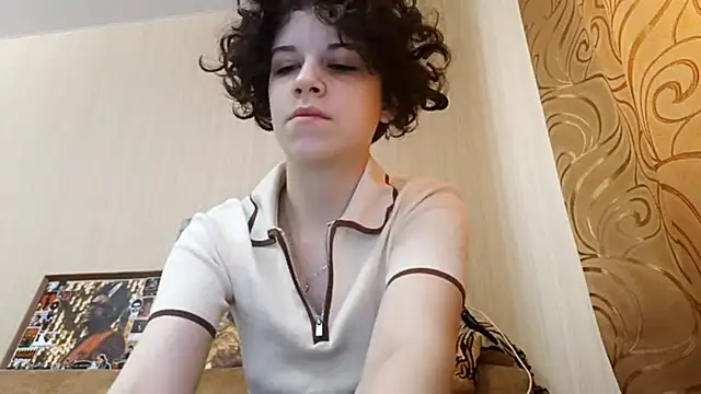 JesseniaHanney online show from October 22, 8:03 am