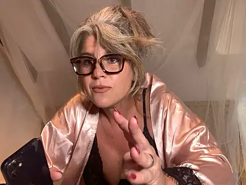 Snapshot of Wild-RosaBlue chatting on October 14, 11:49 pm Wild-RosaBlue online show from October 14, 11:49 pm