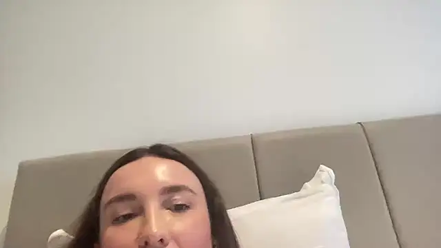 CArivora online show from February 18, 1:40 pm