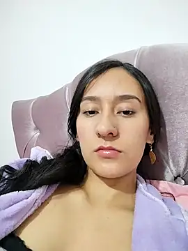 Snapshot of Candyblazz chatting on October 18, 3:42 am Candyblazz online show from October 18, 3:42 am
