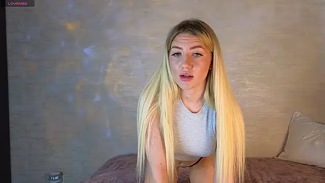 Snapshot of sweety__ella chatting on June 2, 1:29 am sweety ella online show from June 2, 1:29 am