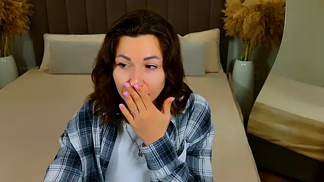 EdenSolis online show from April 17, 9:34 am