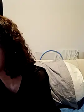 labellerose online show from April 5, 5:21 pm