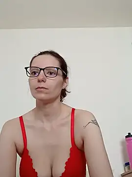 Snapshot of labellerose chatting on June 24, 9:41 am labellerose online show from June 24, 9:41 am