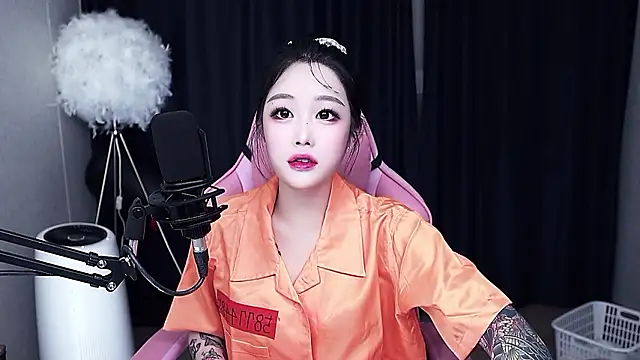 Snapshot of MISA_02 chatting on October 18, 11:00 am MISA 02 online show from October 18, 11:00 am