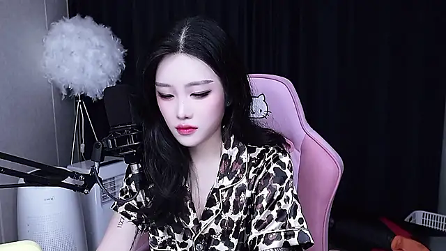 Snapshot of MISA_02 chatting on October 19, 1:12 pm MISA 02 online show from October 19, 1:12 pm