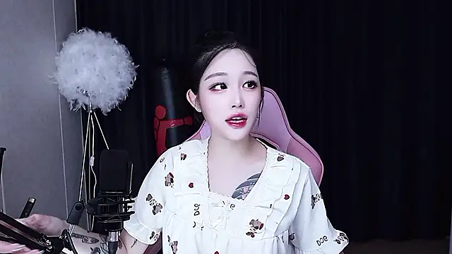 Snapshot of MISA_02 chatting on October 20, 2:06 pm MISA 02 online show from October 20, 2:06 pm